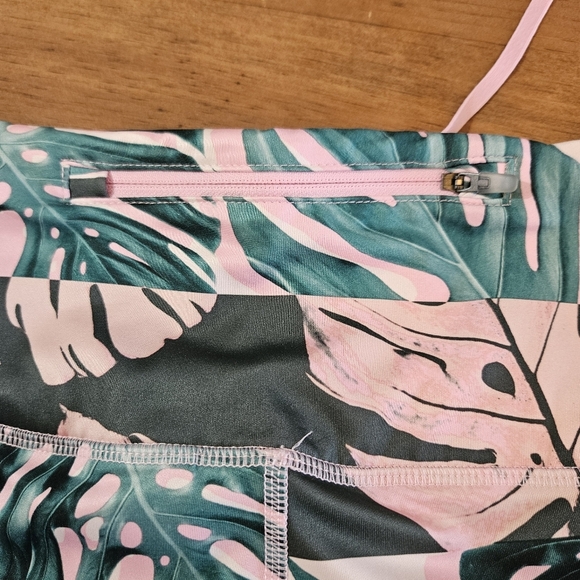 Nike Dry Fit Capri Leggings Botanical Print Size Small - Picture 2 of 10